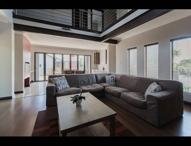 5 BEDROOM HOUSE FOR SALE IN COPPERLEAF ESTATE